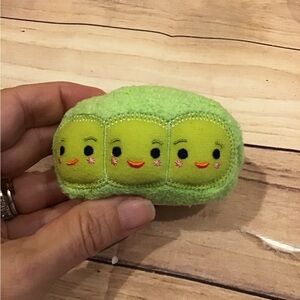 Disney tsum tsum three peas in a pod plush